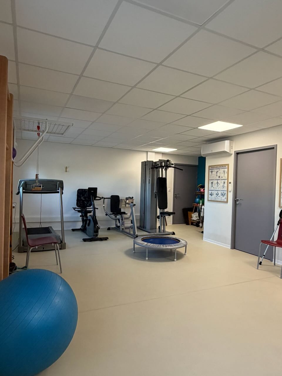 Salle de gym du cabinet de kinésithérapie à Caveirac